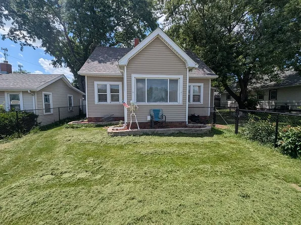 2909 7th St, Moline, IL 61265