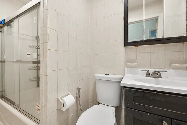 Rented by Charney Real Estate LLC | media 9