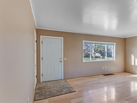 4th image of 502/504 Douglass Ave