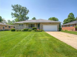 647 Radford Dr, Highland Heights, OH 44143