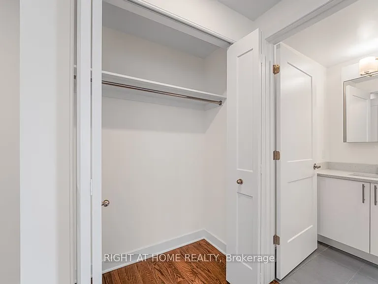 180 George St #1403 — Photo 19