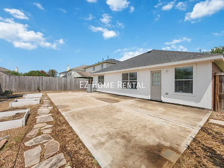 2619 Dylans Crossing Dr — Photo 19