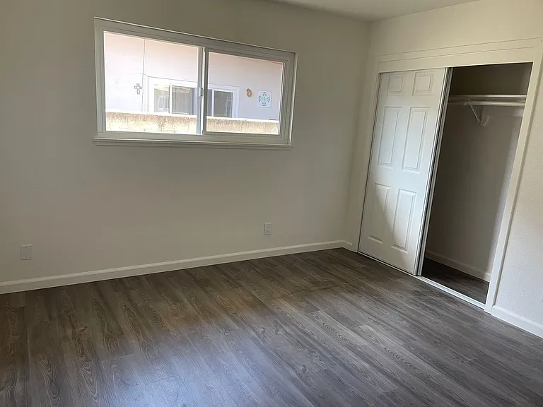 431 S G St — Photo 9