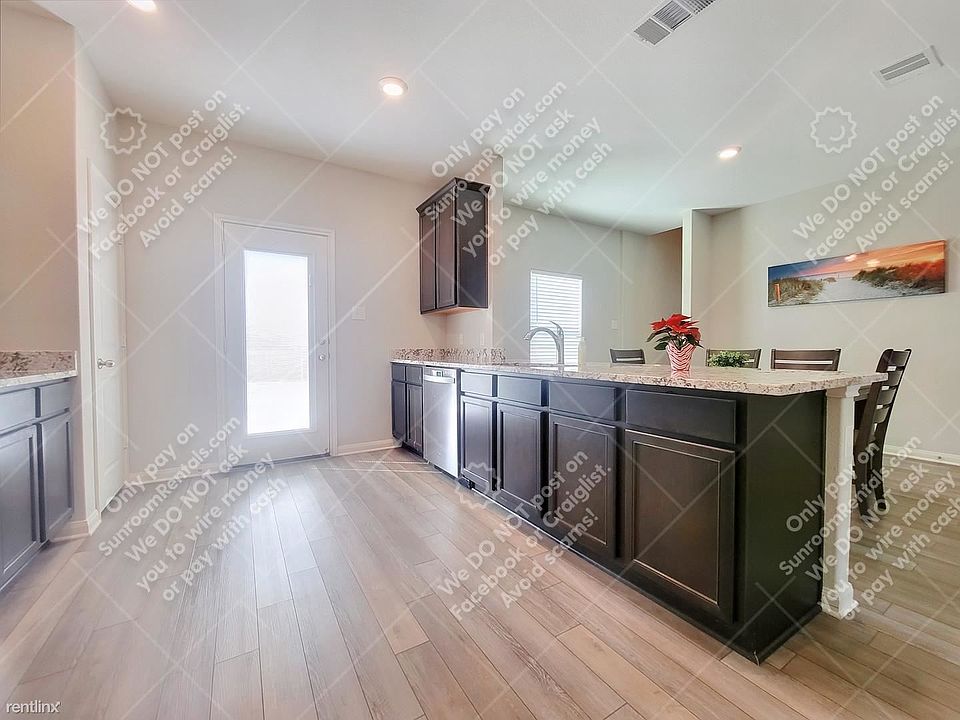 1st image of 517 Congress Way
