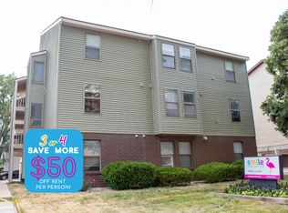 909 S Locust St #0AC50C525, Champaign, IL 61820