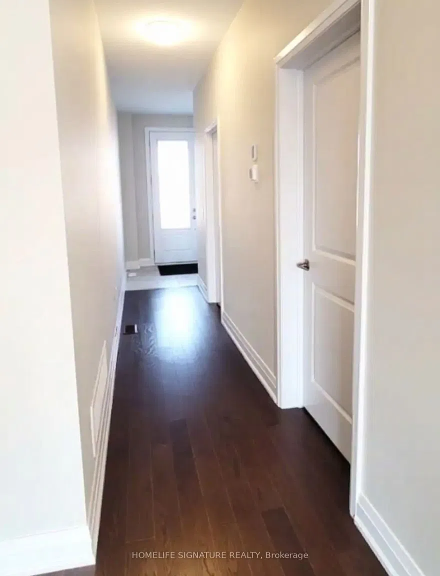 4 bed, $2,800 — Photo 2