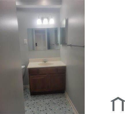 3rd image of 810 Quince Orchard Blvd APT 201