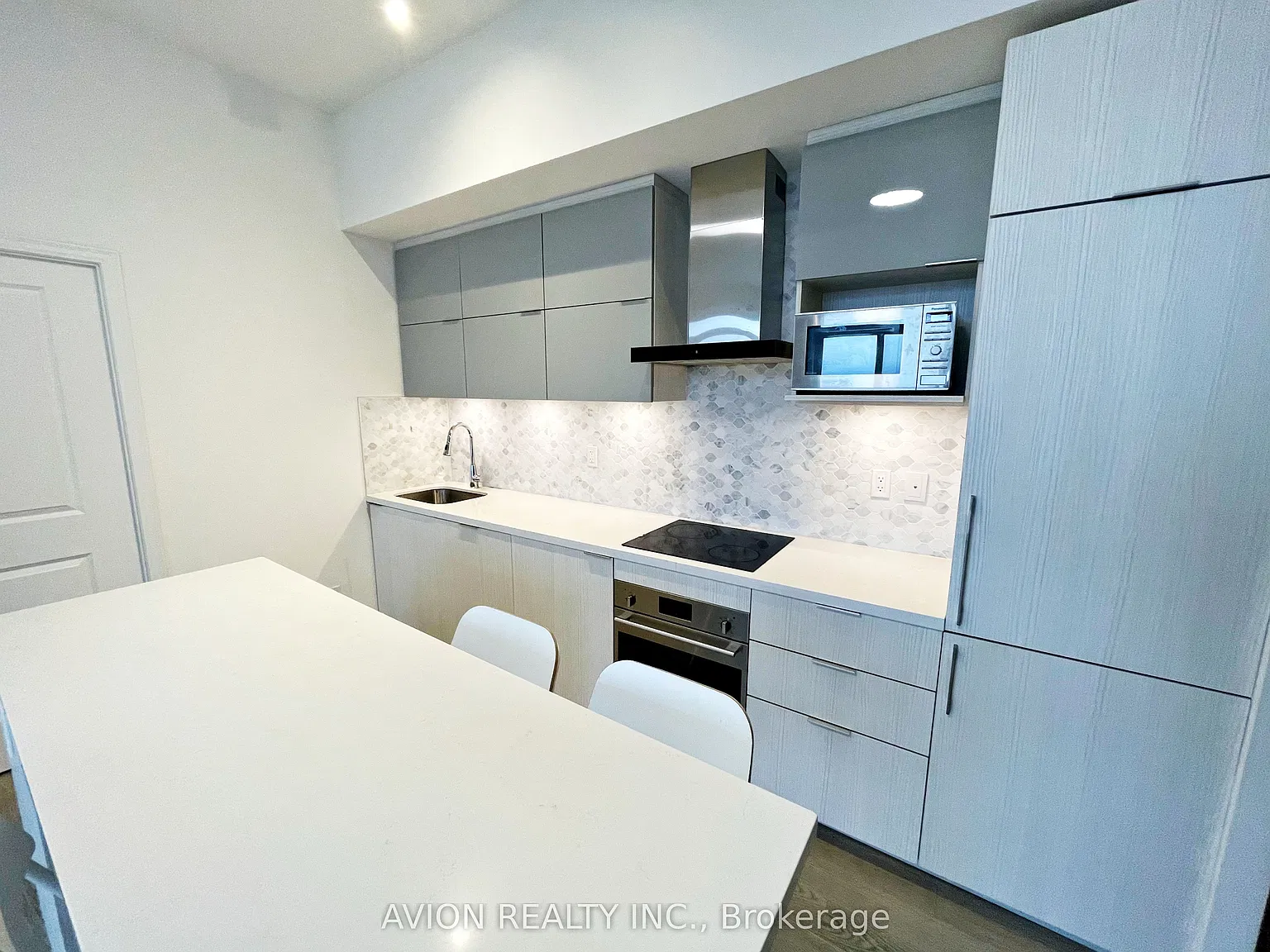 2 bed, $2,880 — Photo 1