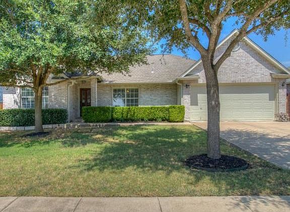 2nd image of 1014 Skylark Hill Ln