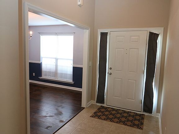 3rd image of 204 Grandiflora Cir