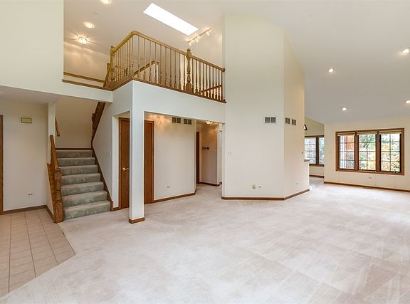 2nd image of 16834 Spicebush Ln