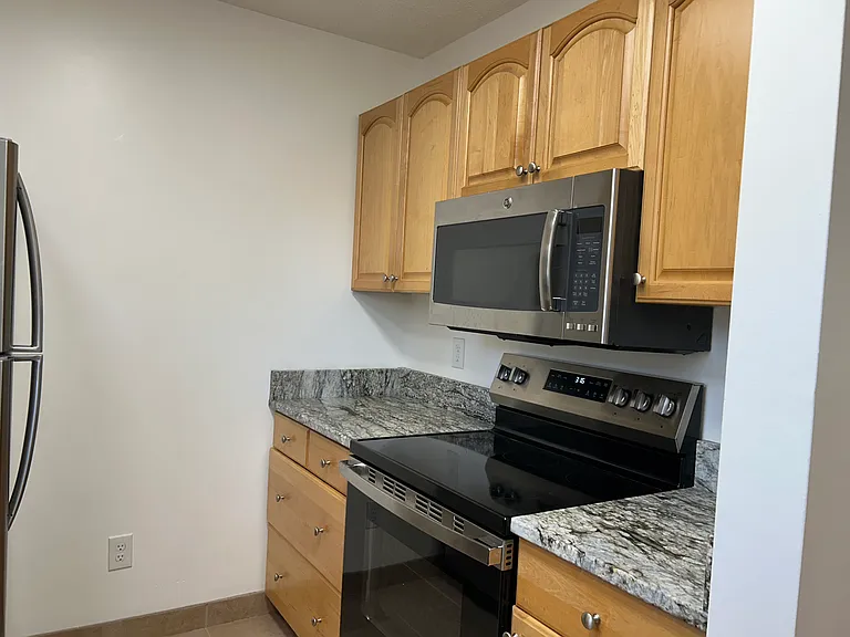 307 Walnut St — Photo 8