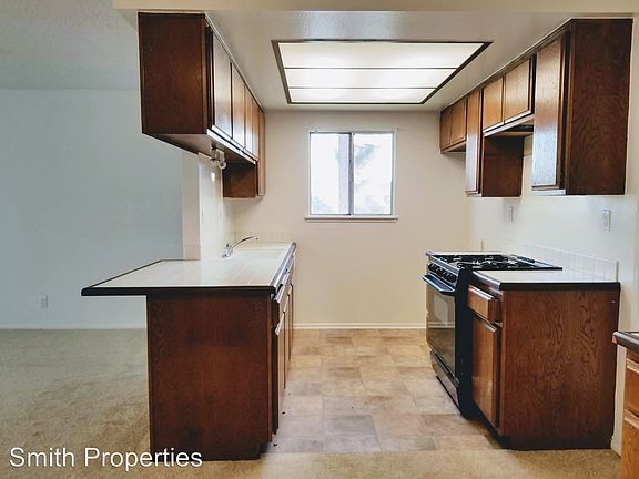 3rd image of 1865 Plaza Del Amo APT 5