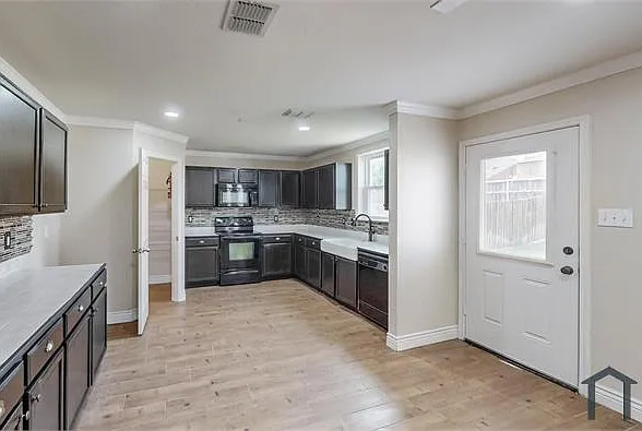 1100 Doc Holliday Dr — Photo 16
