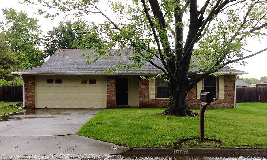 1st image of 1007 N Westridge Ln
