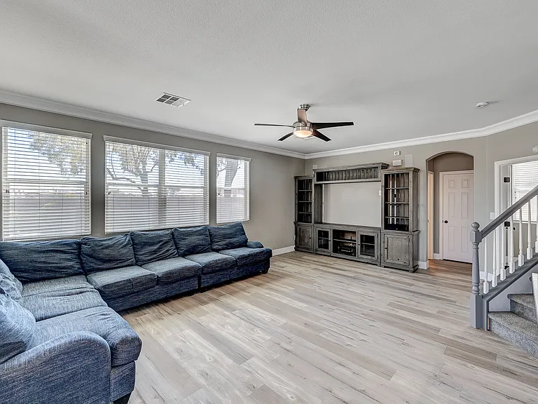 9610 Hawk Cliff Ave6_06012026