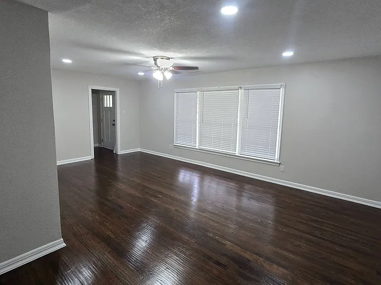 6612 Locke Ave — Photo 6