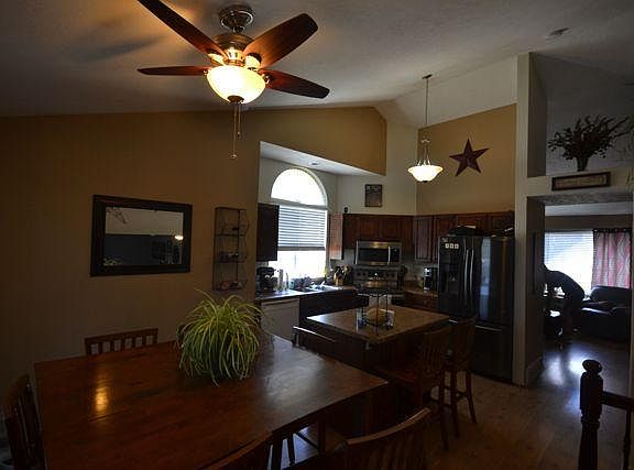 5th image of 1080 W Ranch Park Dr