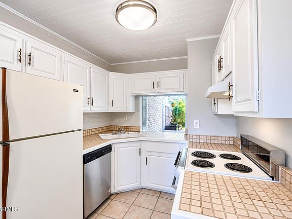 3rd image of 3012 N 32ND Street #35