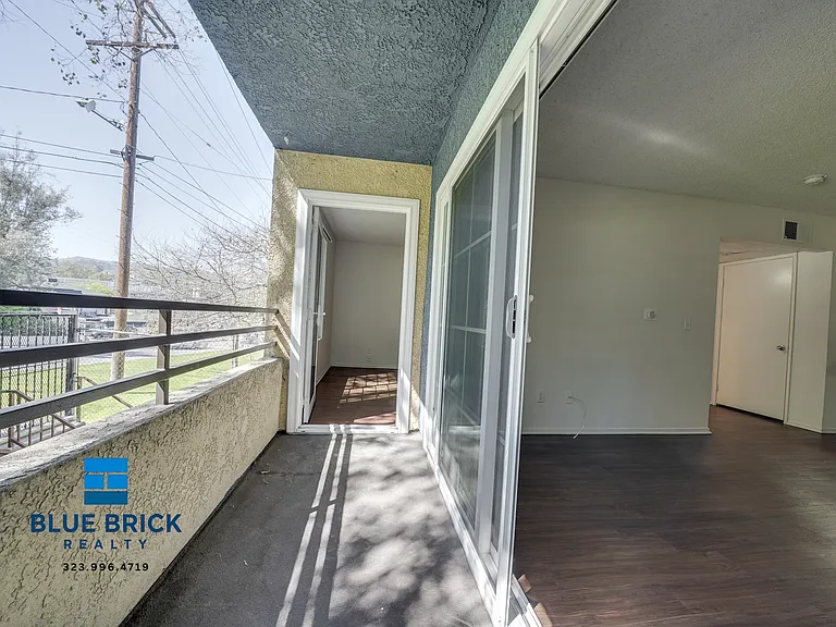 2850 Riverside Dr #3-207 — Photo 12