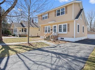 528 North Ave, Barrington, IL 60010