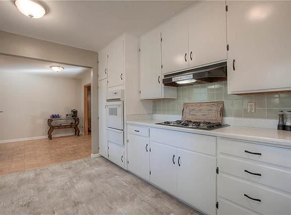 5th image of 8704 Rainbow Ln