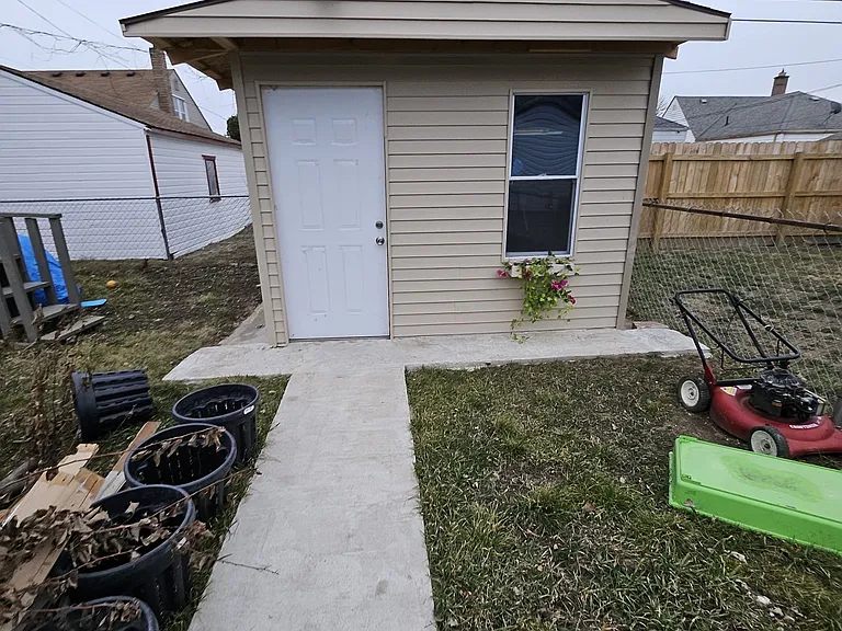 20984 Dexter Blvd — Photo 21