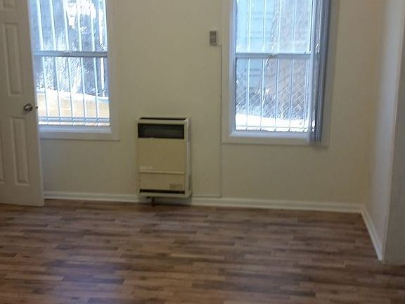 2nd image of 146 Douglas St APT 06