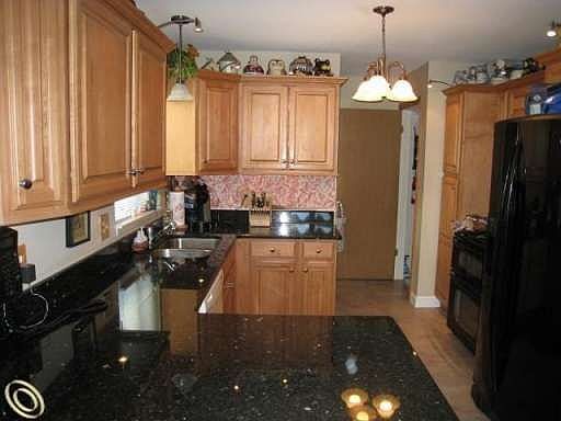 5th image of 30116 Groveland St