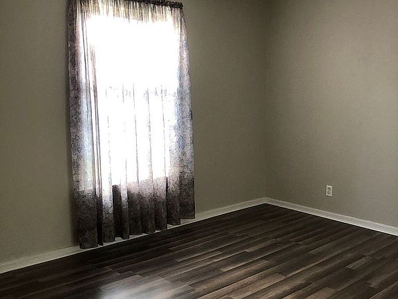 5th image of 358 West Dr