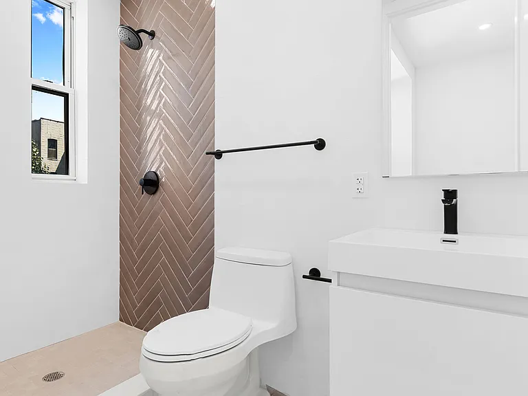 245 S 3rd St #2L — Photo 7