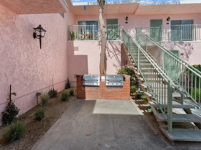 Valeria Apartments — Photo 12