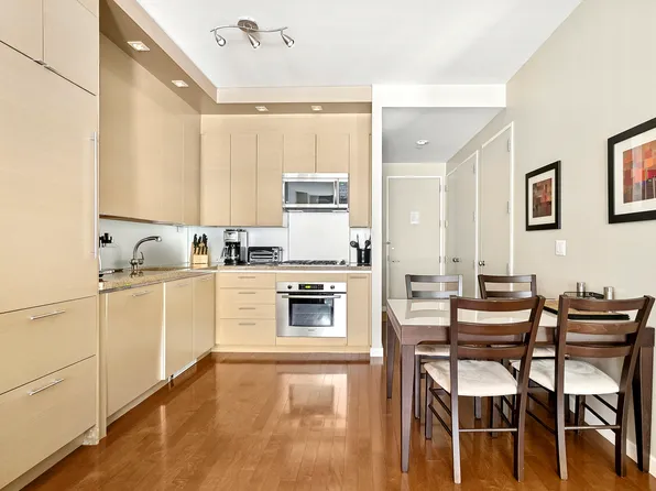 1600 Broadway image 2 of 8