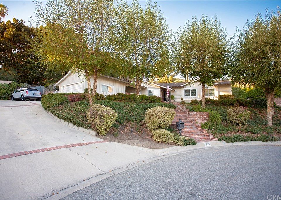 1st image of 735 E Calabria Dr