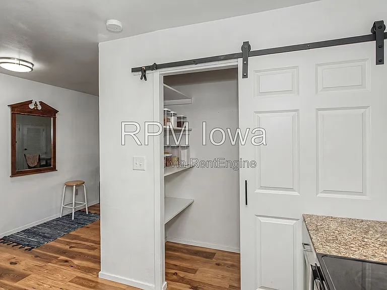 2116 Ferndale Ave — Photo 15