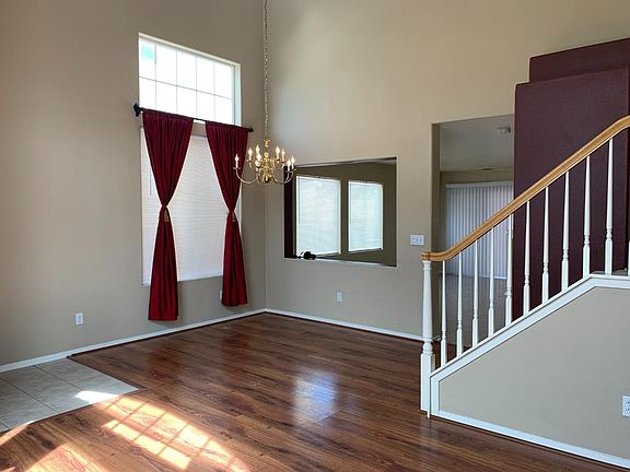 4th image of 419 Danna Ct