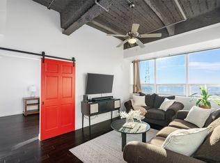 511 N Akard St APT 1502, Dallas, TX 75201