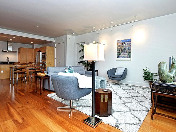 4th image of 203-210 Lee Barton Dr #203