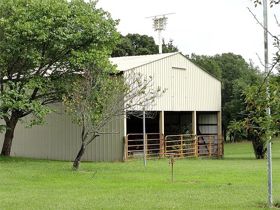 Horse/cattle barn waiting for new animals.