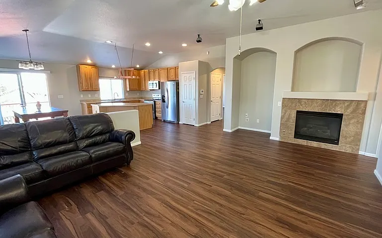 23687 E Bellewood Dr — Photo 4
