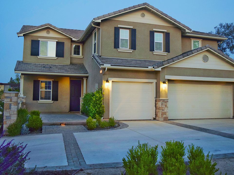 Private estate with presidential drive way