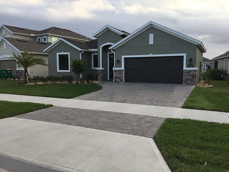 3041 Casterton Dr — Photo 3