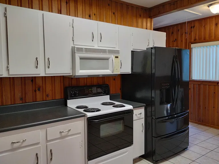 1308 Winter St — Photo 23