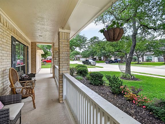 5th image of 1110 Carriage Ct