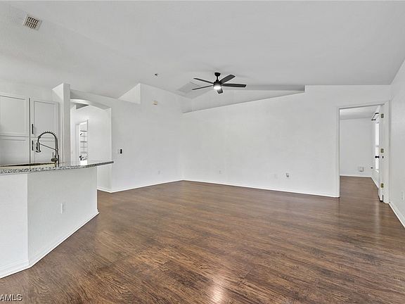 4th image of 4423 SW 9th Ave