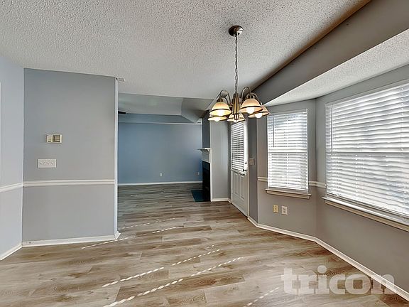 4th image of 85 Brandon Dr