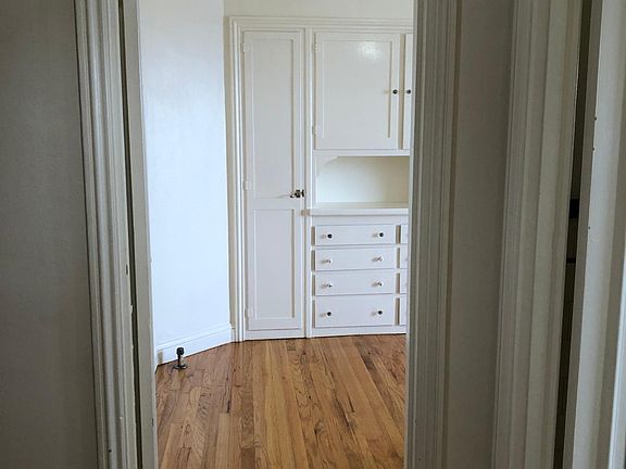 5th image of 3301 Clay St #403