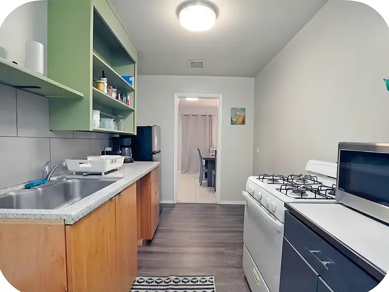 409 W Race Ave — Photo 8