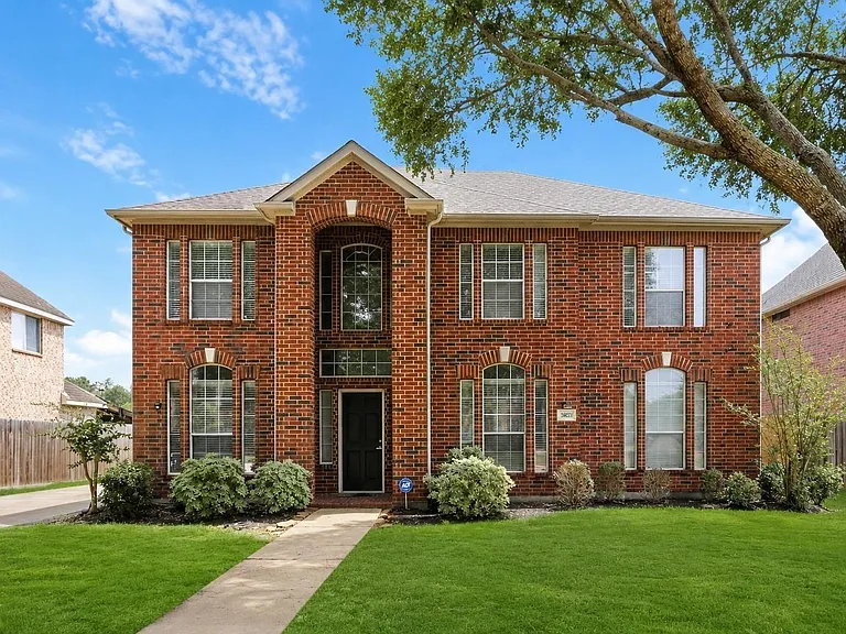3821 Houston Lake Dr — Photo 1