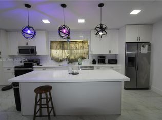 785 NW 198th St, Miami Gardens, FL 33169